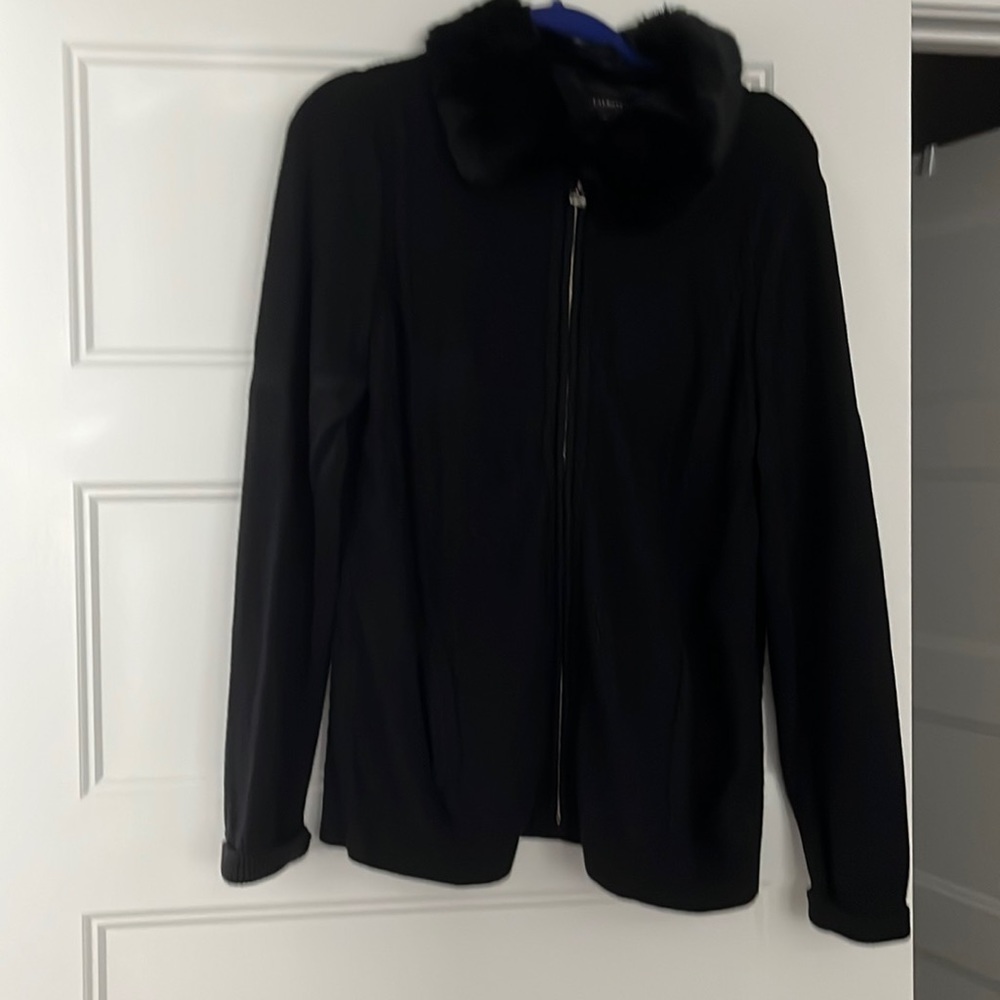Black fur collar zip sweater